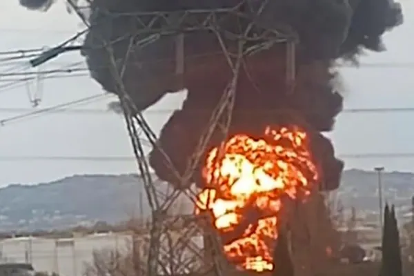 Explozie devastatoare la o rafinărie din Italia. Sunt raportați cel puțin 2 morți, dar numărul victimelor este mai mare- VIDEO