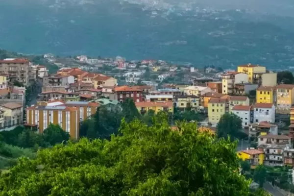 Ce a pățit o familie de români care a vrut să cumpere o casă în Italia prin programul „Case la 1 euro”. „Părea să fie mereu o capcană”