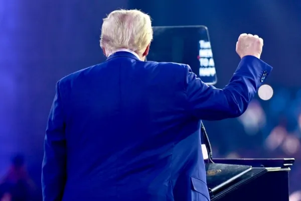 Trump: „Trebuie să punem capăt războiului ridicol din Ucraina”. Ce planuri are de când a revenit la Casa Albă