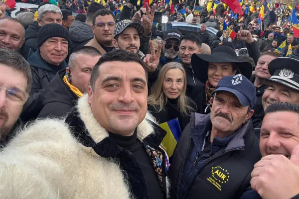 Simion anunţă că AUR a strâns peste 300.000 de semnături pentru Călin Georgescu și mai poate strânge: E multă disperare pentru a-l descalifica