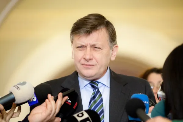 Crin Antonescu: „AUR este un partid care ar putea fi la guvernare”