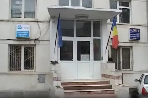 Pensii mărite doar pe hârtie, la Arad! Mii de oameni sunt plimbați zilnic pe drumuri: revoltă uriașă