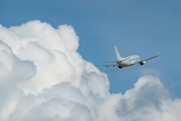 Avion de pasageri în pericol deasupra Rusiei. Aterizare de urgență la Moscova