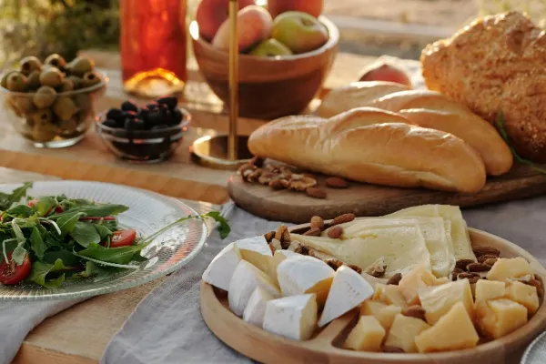 Alimente care contribuie la sănătatea oaselor și a articulațiilor. Nutrienții care nu trebuie să lipsească din dietă