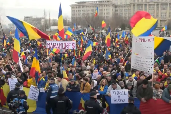 Apel masiv la pace și unitate. Un analist avertiează asupra tentativelor de deturnare a protestelor, Realitatea Plus este alături de popor - VIDEO