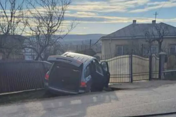 Conducta de gaze din localitatea Flămânzi, spartă în urma unui accident între două mașini. Cinci persoane rănite