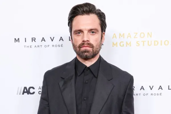 Un actor român poate da lovitura la Globurile de Aur 2025. A primit 2 nominalizări pentru interpretarea lui Donald Trump