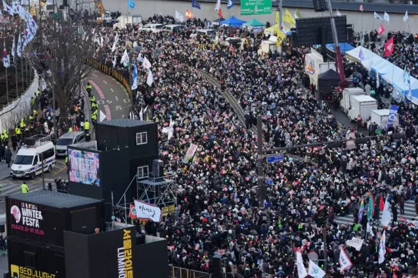 Soarta lui Yoon Suk Yeol atârnă de un fir de ață! Preşedintele sud-coreean va fi ARESTAT până pe 6 ianuarie. Proteste masive la Seul
