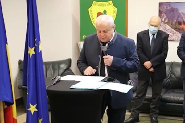Cine este „norocosul” de la Romsilva care a primit primă de pensionare de 100.000 de euro. Acum s-a reangajat și încasează mii de lei pe lună, dar nu are niciun cont bancar