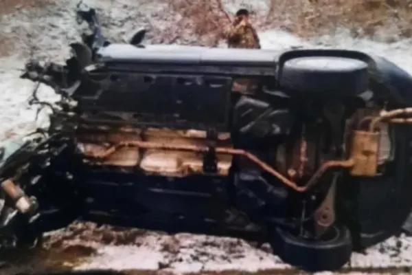 Accident devastator între un TIR și un autoturism: mașina s-a rupt în două
