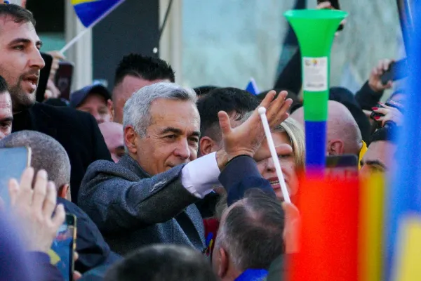 AUR strânge semnături pentru candidatura lui Călin Georgescu la prezidențiale
