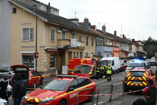 Atac cu cuțitul în estul Franței, soldat cu un mort și doi polițiști răniți. Autorul faptei era pe lista de risc terorist