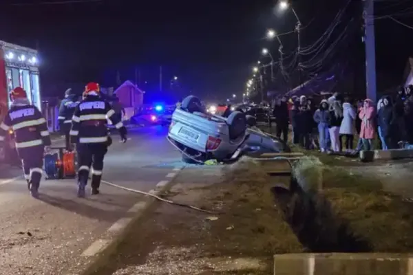 Accident pe un drum din Vaslui. Șase persoane au fost implicate în eveniment, patru au ajuns la spital VIDEO