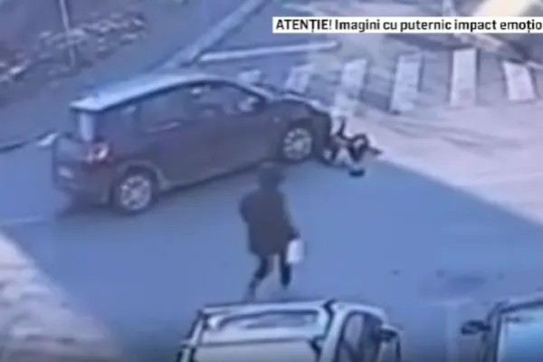 Femeie lovită pe trecerea de pietoni. Șoferul a fugit de la locul accidentului