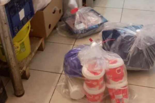 Alimente și medicamente expirate descoperite în urma controalelor la căminele de bătrâni și centrele de copii din Bihor FOTO
