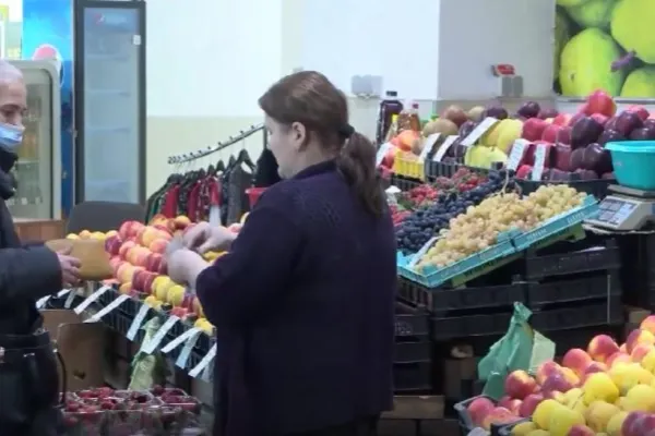 Otrava din mâncarea românilor. Care sunt cele mai periculoase alimente