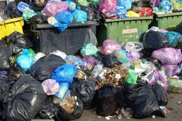 Scandalul salubrității. Prefectura Prahova analizează solicitarea privind instaurarea stării de alertă