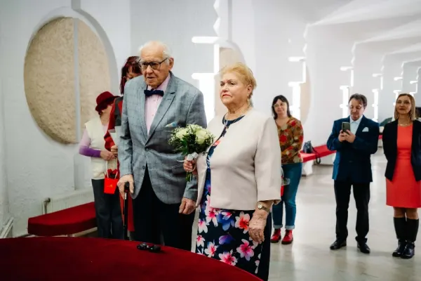 Iubirea nu are vârstă! Un italian de 86 de ani s-a căsătorit, de Ziua Îndrăgostiților, cu o româncă de 81 de ani