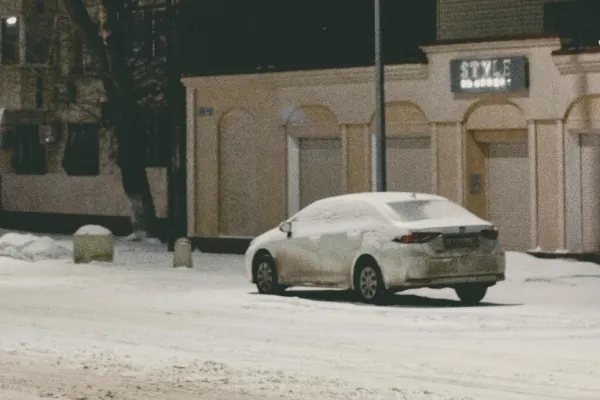 Reguli de șofat în condiții de iarnă. Ce sfaturi ne dau specialiștii pentru a evita accidentele când șoseaua este acoperită cu zăpadă sau polei