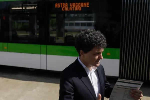 Riscul unui FALIMENT IMINENT: STB pune autobuzele gaj pentru a acoperi datoriile la ANAF. După ce a tras pe linie moartă compania, Nicușor Dan, primarul ZERO realizări, se visează la Cotroceni