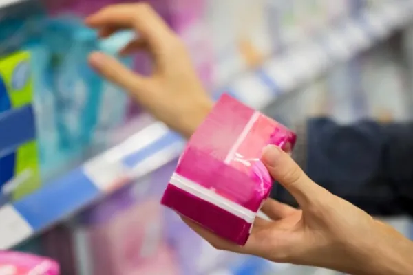 Deputații din Comisia de sănătate aprobă reducerea TVA la 9% pentru scutece și produse pentru igienă de uz feminin