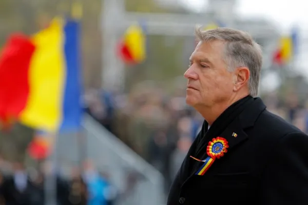 Klaus Iohannis, desființat de români pentru cei 10 ani de boierie la palat: „Un mandat plin de turism, inutil, ineficient pentru noi” VIDEO