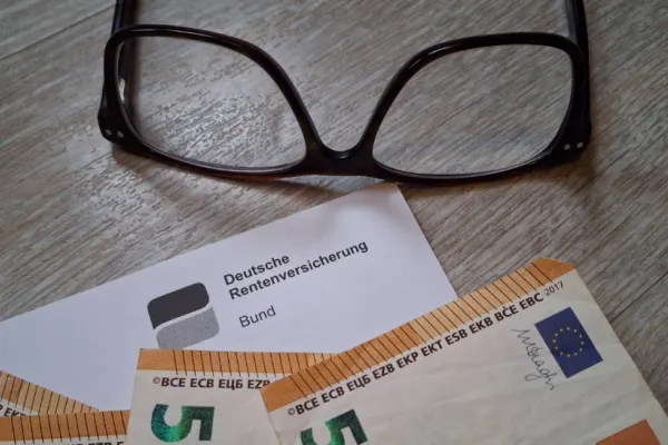 Pensionare anticipată pentru români: CONDIȚIILE care trebuie îndeplinite
