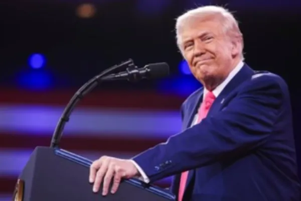 Trump amenință cu tăierea finanțării federale pentru şcolile care permit ”proteste ilegale”. ”Agitatorii”, închiși sau expulzați