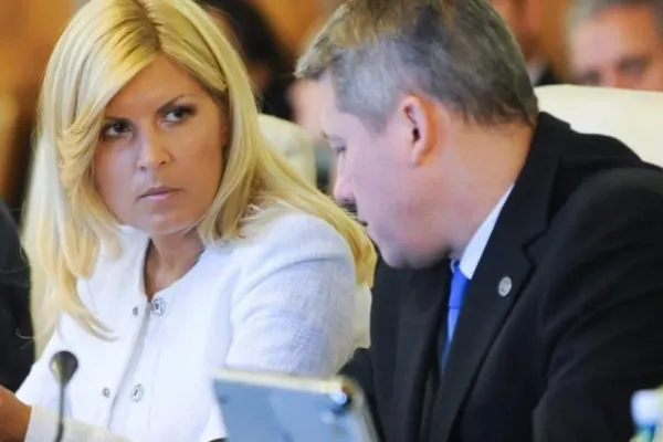 Cum se repliază Statul Paralel după demisia lui Iohannis. Elena Udrea dă cărțile pe față
