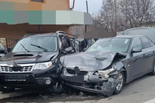 Grav accident rutier în Argeș: trei victime în urma impactului devastator