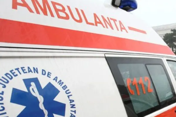 Accident cumplit în Bihor. Doi tineri și-au pierdut viața după ce motocicleta s-a izbit violent într-un sens giratoriu