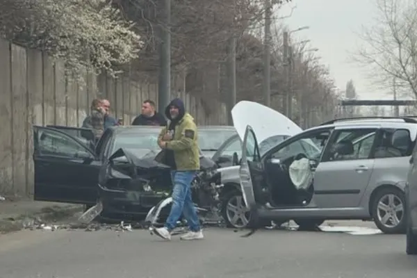 Accident grav în apropierea Gării de Sud din Ploieşti. Patru persoane, între care doi copii, au fost rănite