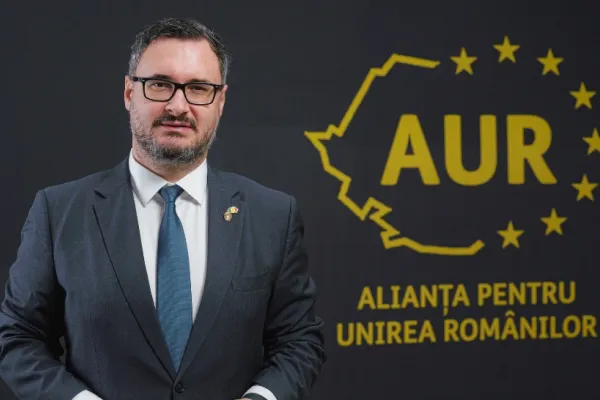 Suveraniștii de la AUR îl fac praf pe Ilie Bolojan pentru comportamentul de la congresul UDMR: Slugă până la capăt