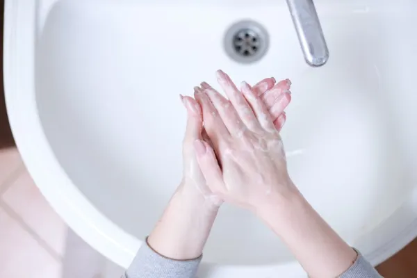 Greșeala colosală pe care o faci atunci când te speli pe mâni. Este un adevărat pericol pentru sănătate