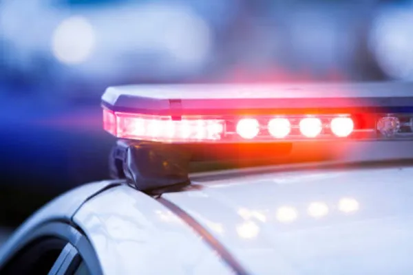 O minoră, de 15 ani, a fost accidentată de un șofer băut care a fugit de la locul faptei. Adolescenta se afla pe trotuar în momentul impactului