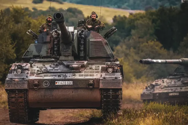 Germania trece la economia de război. Fabricile auto, convertite în unități de producție militară