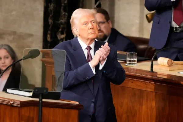 Donald Trump, discurs de 100 de minute în Congres, un record: Am avut discuţii serioase cu Rusia, am primit semnale puternice că e pregătită pentru pace. Nu ar fi frumos?