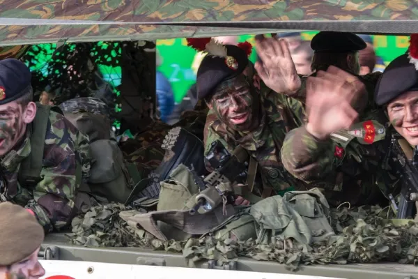 Marea Britanie este gata să desfășoare 10.000 de militari în Ucraina