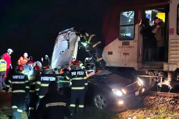 Accident cumplit între tren și mașină. O femeie a murit