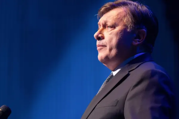 Crin Antonescu: „Această coaliție nu merge”. Atac la Guvernul condus de Ilie Bolojan