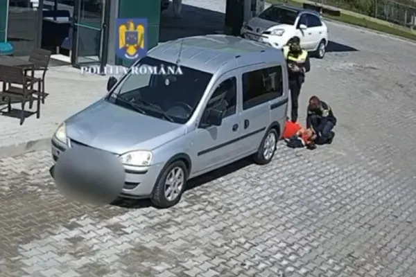 Intervenție salvatoare: doi polițiști au resuscitat un bărbat leșinat într-o benzinărie - VIDEO