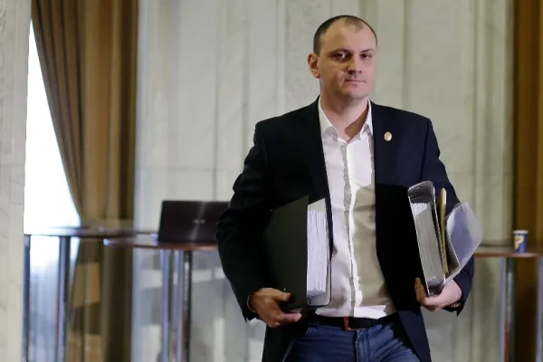 Cum s-a mufat fugarul Sebastian Ghiță la banii dați de Nicușor Dan. Caracatița care a căpușat fondurile publice