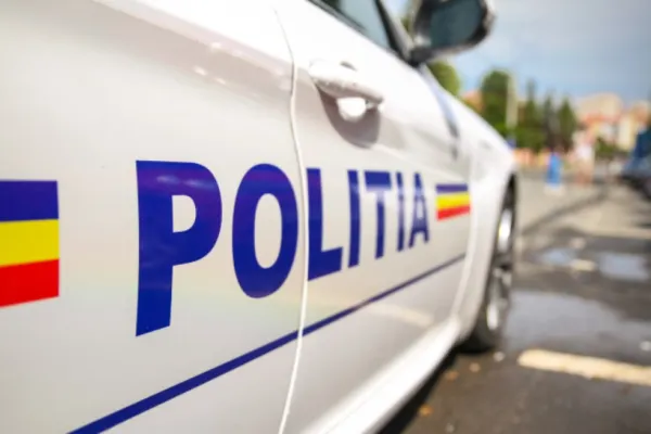Un copil de 12 ani ar fi fost fotografiat indecent de un alt elev atât acasă la copil, cât şi în toaleta unei şcoli. Polițiștii din Timișoara au pornit o anchetă