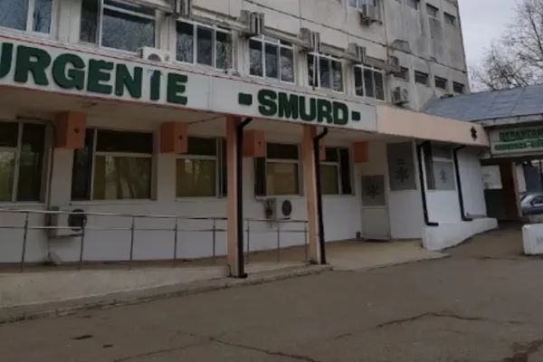 Val de incident la UPU a spitalului din Focşani: o angajată, lovită cu palma peste față, iar un bărbat a manifestat un comportament recalcitrant. A fost sesizată Poliția