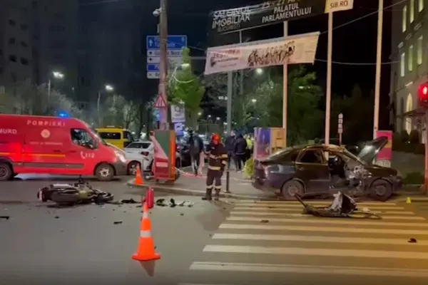 Accident cumplit în Capitală. Un motociclist a ajuns la spital, după ce a fost lovit de un autoturism