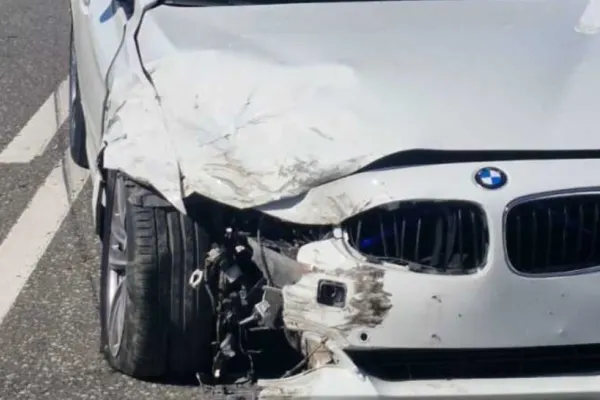 Accident cauzat de o tânără șoferiță. Două persoane au ajuns la spital în urma coliziunii
