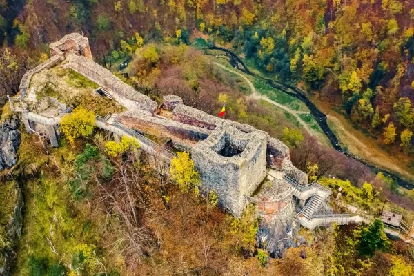 Cetatea lui Vlad Țepeș de la Poenari a fost publicului după îndelungate lucrări de conservare și restaurare