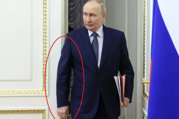 Motivul incredibil pentru care Vladimir Putin ține întotdeauna brațul drept rigid, lipit de corp. Ce ascunde, de fapt, această postură