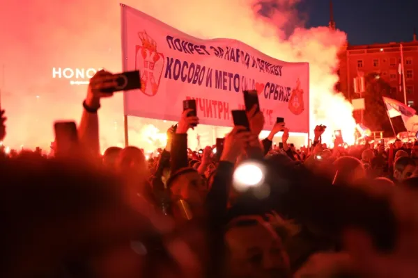 Proteste uriașe în Serbia: studenții au blocat radio-televizunea națională - VIDEO