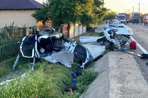 Accident rutier terifiant: un șofer cu permisul suspendat s-a izbit violent de un cap de pod pe E70